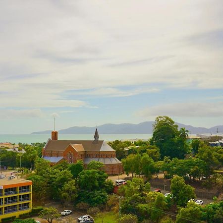 Sea Views At Dalgety Apartment Townsville Exterior photo